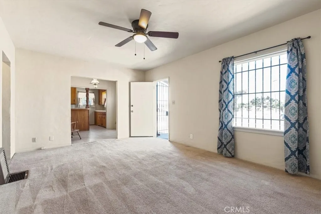 8942 Ilex, Sun Valley, California 91352 home-pic-6