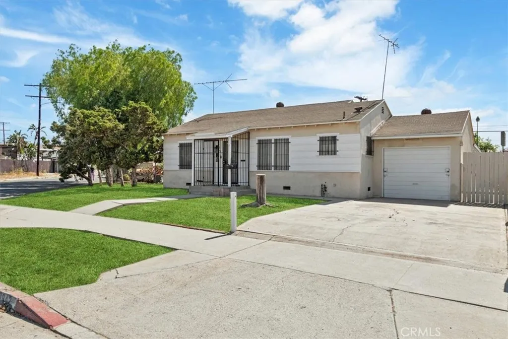 8942 Ilex, Sun Valley, California 91352 home-pic-2