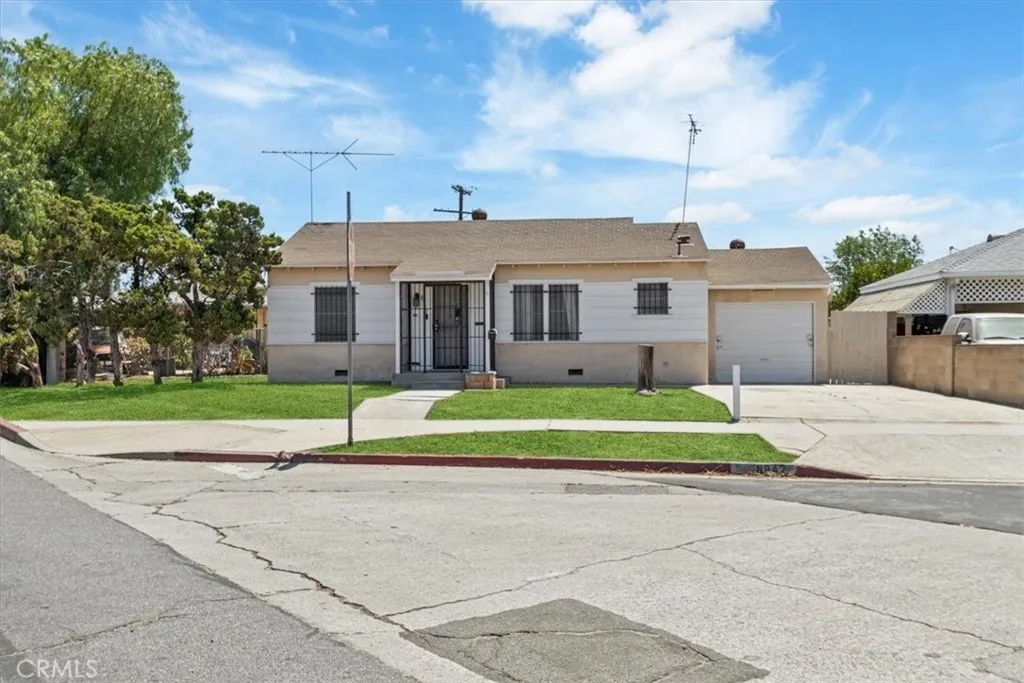 8942 Ilex, Sun Valley, California 91352 home-pic-1