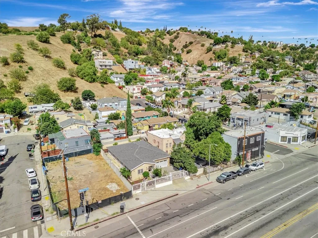 4133 N Mission, Los Angeles, California 90032 home-pic-32