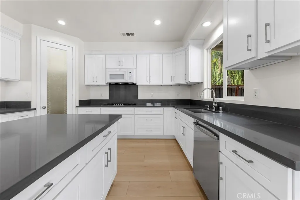 6656 Biola, Chino, California 91710 home-pic-15