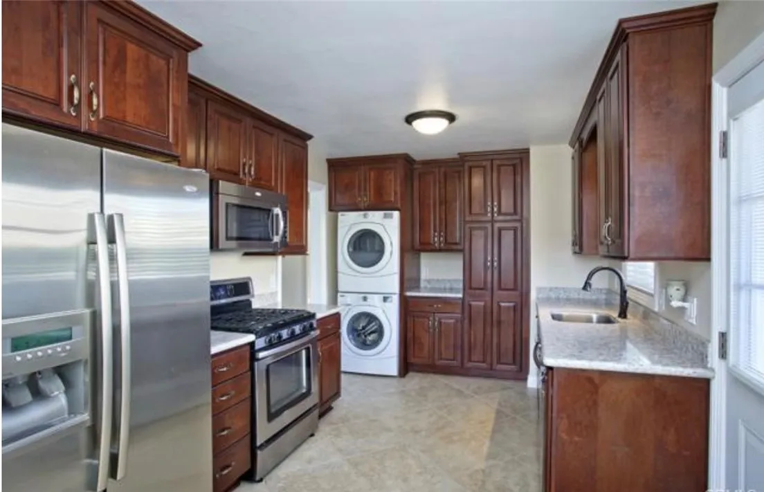 182 Costa Mesa Street, Costa Mesa, California 92627 home-pic-1