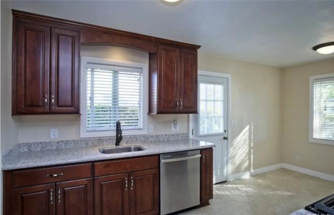182 Costa Mesa Street, Costa Mesa, California 92627 home-pic-2