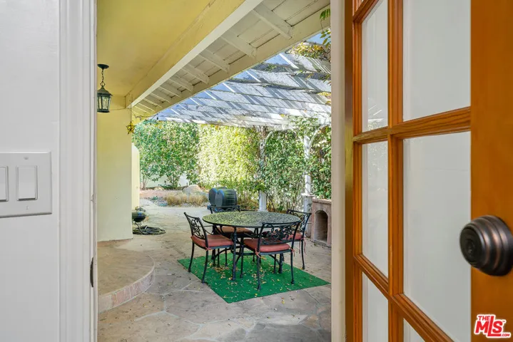 13843 Milbank Street, Sherman Oaks, California 91423