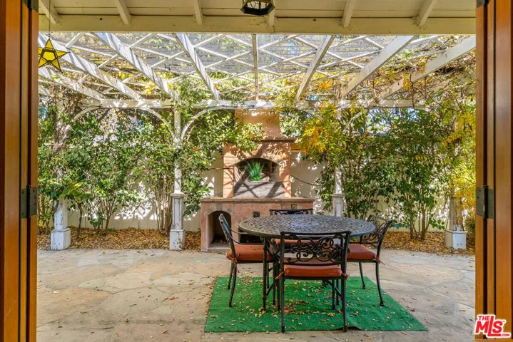 13843 Milbank Street, Sherman Oaks, California 91423