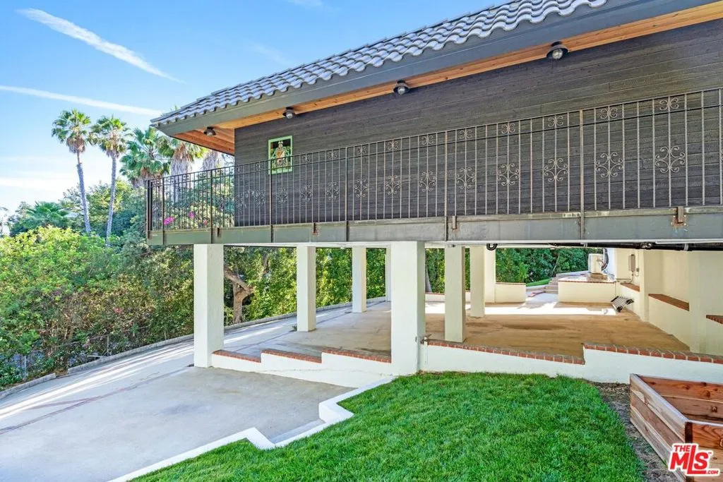 2188 Ponet Drive, Los Angeles, California 90068 home-pic-65