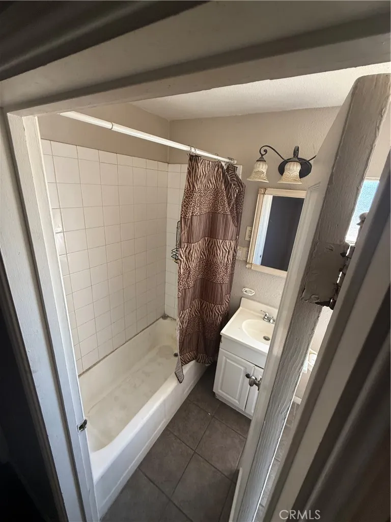 25219 17th, San Bernardino, California 92404 home-pic-6