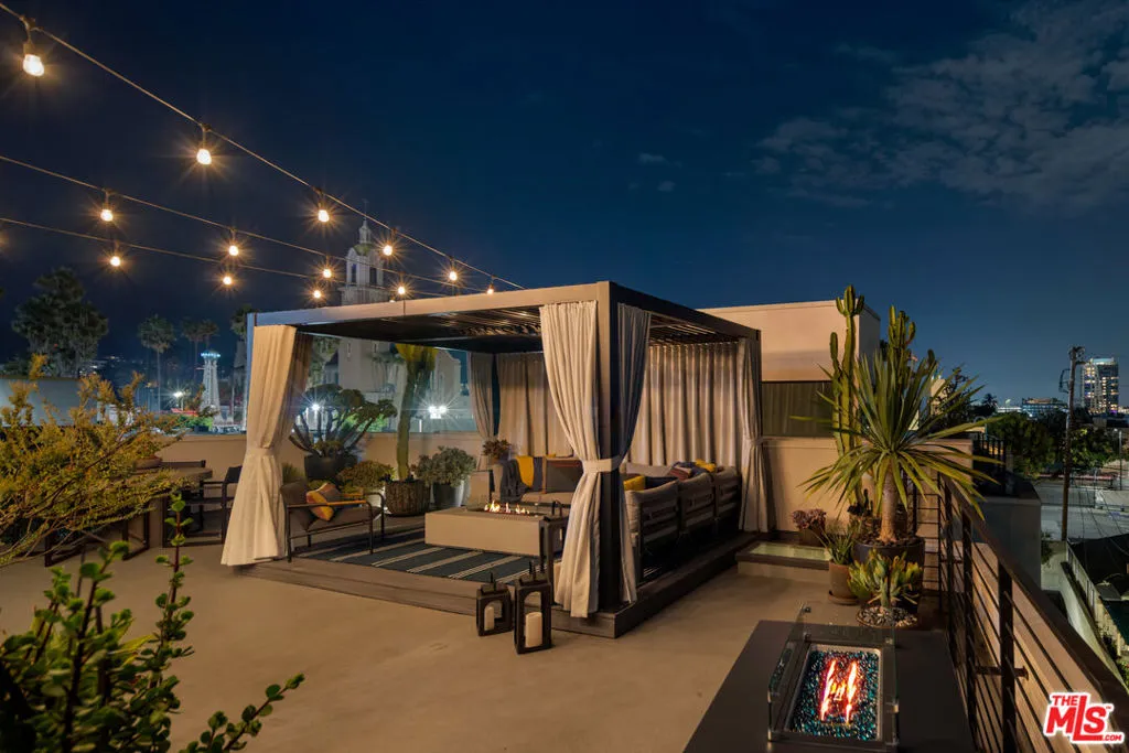 6687 W Daychar Drive, Los Angeles, California 90028 home-pic-24