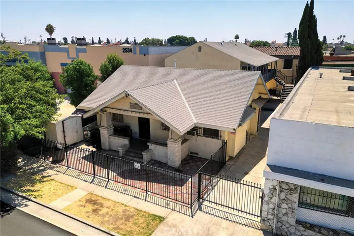 2528 E 54th Street, Huntington Park, California 90255