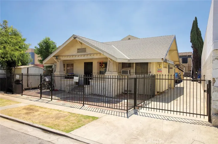 2528 E 54th Street, Huntington Park, California 90255