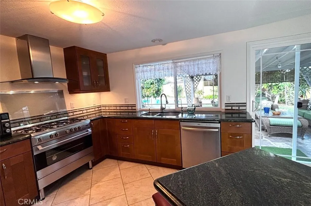 719 Cobb Avenue, Placentia, California 92870 home-pic-9