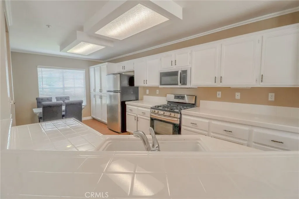 6756 Earhart Avenue, Fontana, California 92336 home-pic-15
