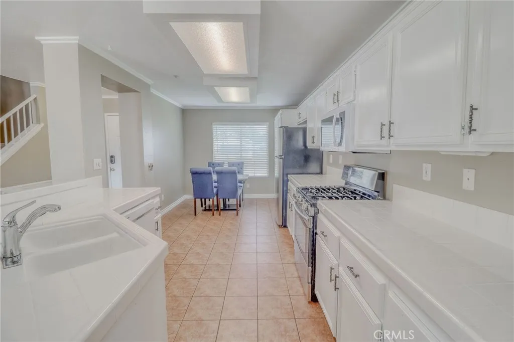 6756 Earhart Avenue, Fontana, California 92336 home-pic-12