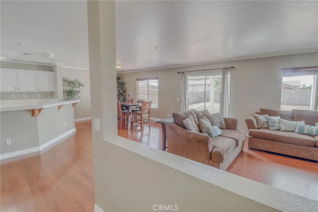 6756 Earhart Avenue, Fontana, California 92336 home-pic-6