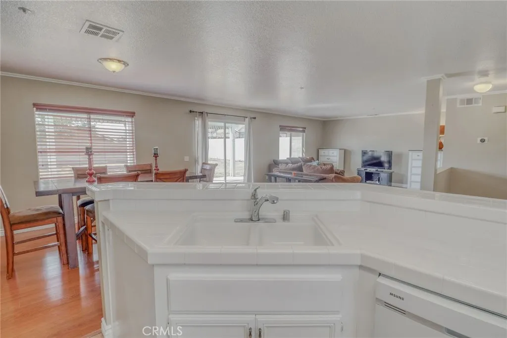 6756 Earhart Avenue, Fontana, California 92336 home-pic-9