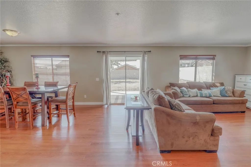 6756 Earhart Avenue, Fontana, California 92336 home-pic-7