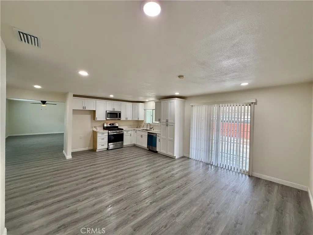 665 N Pepper, Rialto, California 92376 home-pic-6