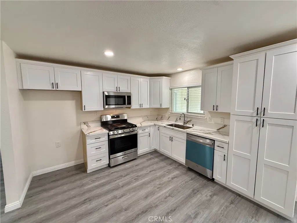 665 N Pepper, Rialto, California 92376 home-pic-5