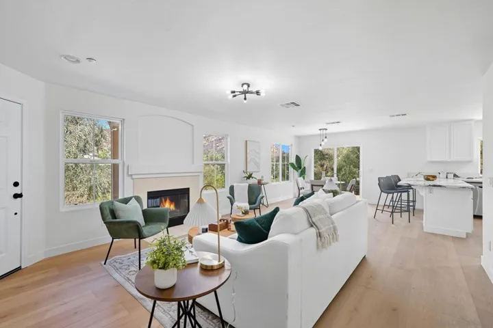 860 Renfro Way, El Cajon, California 92019