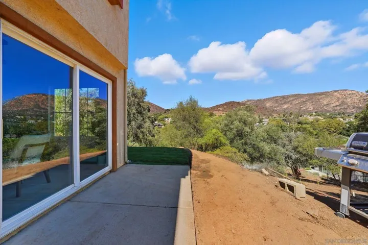 860 Renfro Way, El Cajon, California 92019