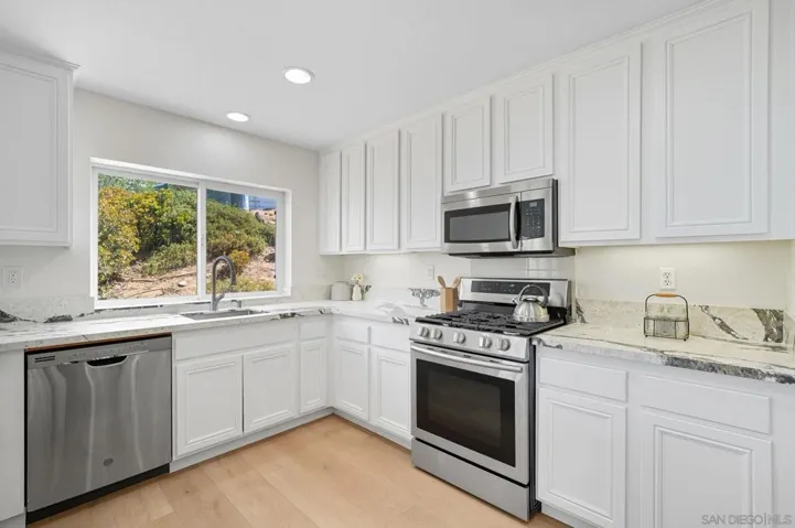 860 Renfro Way, El Cajon, California 92019