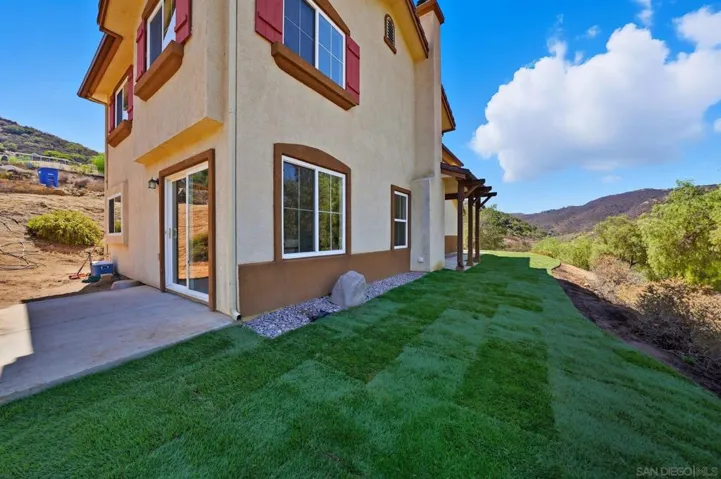 860 Renfro Way, El Cajon, California 92019