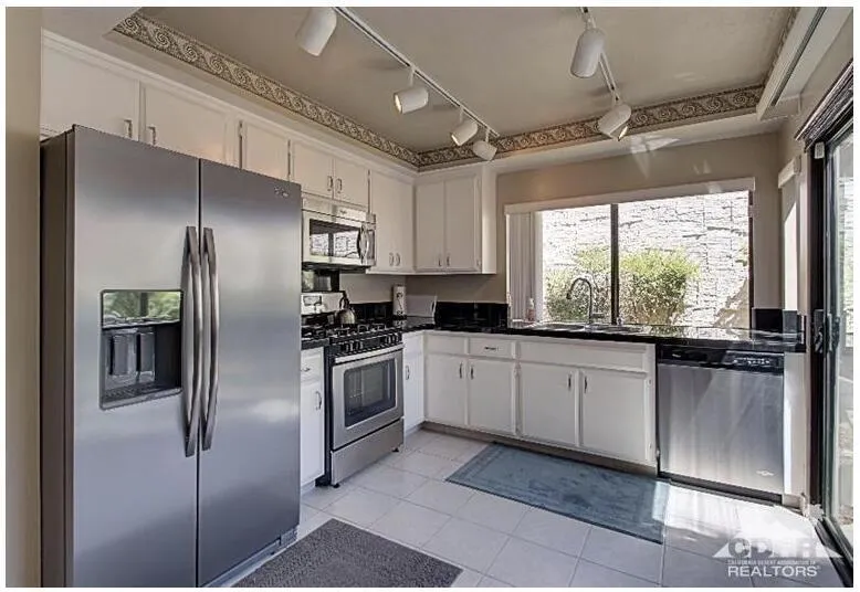 2366 Miramonte Circle A, Palm Springs, California 92264 home-pic-0