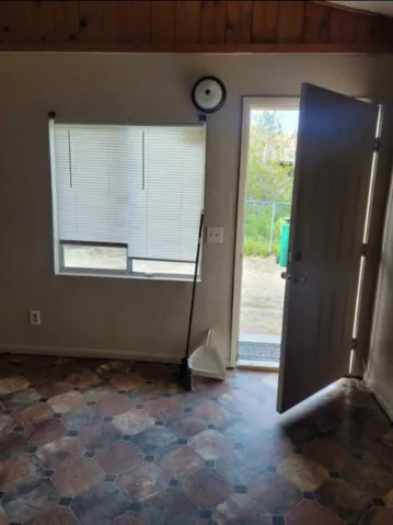 Screenshot_20250213_182303_Messages