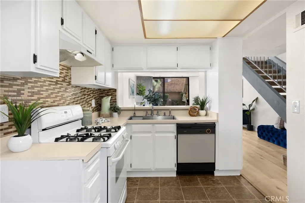 1675 W Lambert Road 22, La Habra, California 90631 home-pic-10