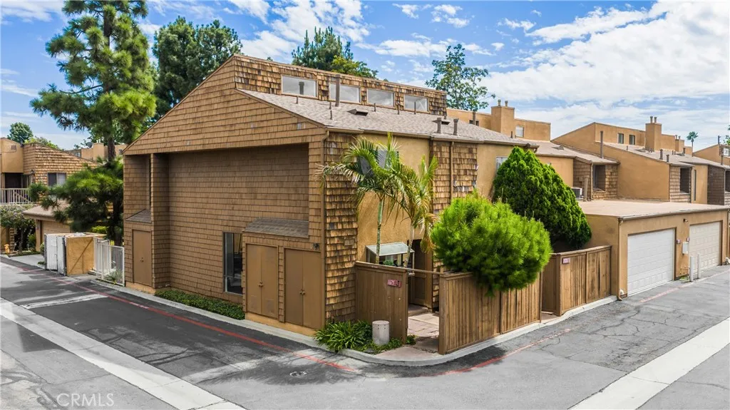 1675 W Lambert Road 22, La Habra, California 90631 home-pic-1