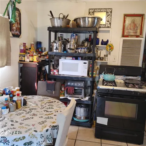 4013 dining room