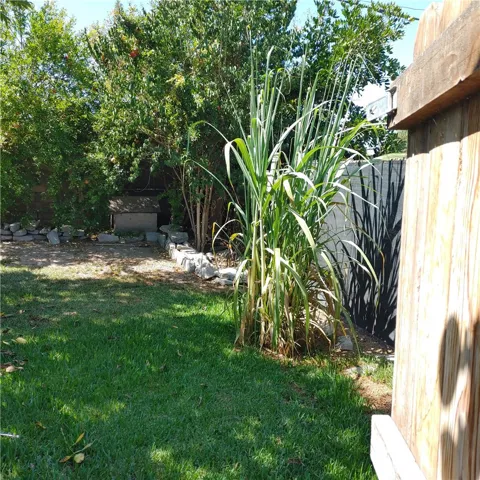 4015 rear yard 1 of 2