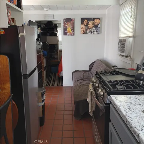 4013-1/2 living room