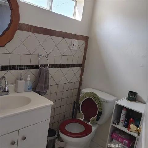 4017-1/2 bath