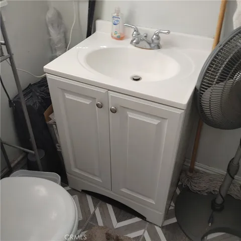 4013-1/2 bath