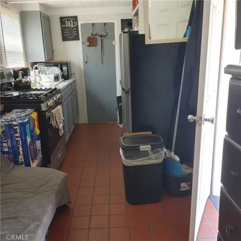 4013-1/2 kitchen and small living room