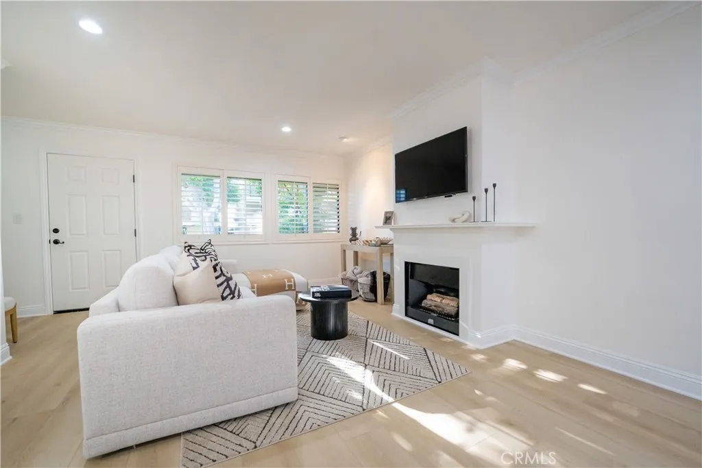5 Sand Dollar Court 16, Newport Beach, California 92663 home-pic-7