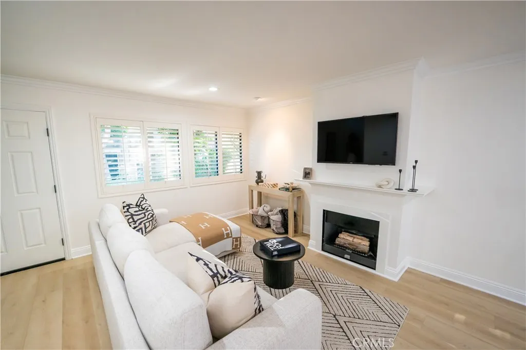 5 Sand Dollar Court 16, Newport Beach, California 92663 home-pic-8