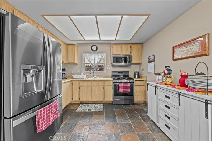 13995 Ranchero Dr, Fontana, California 92337