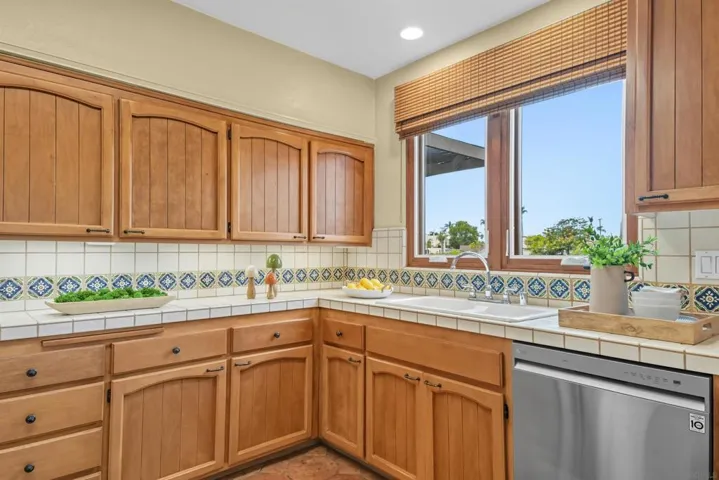 4576 44th Street, San Diego, California 92115