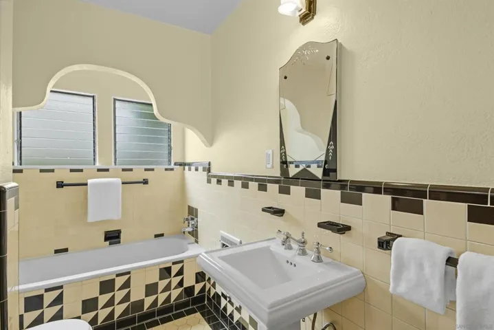 4576 44th Street, San Diego, California 92115