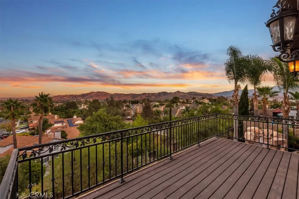693 John Drive, Corona, California 92879 home-pic-19