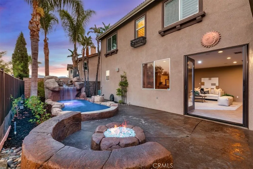 693 John Drive, Corona, California 92879 home-pic-43