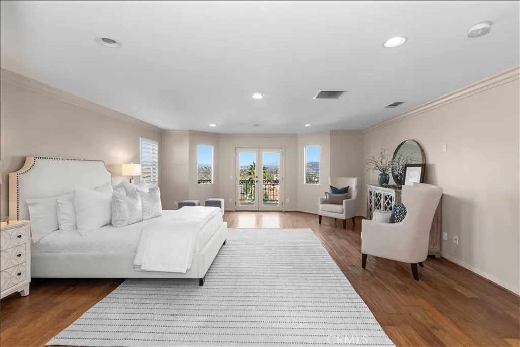 693 John Drive, Corona, California 92879 home-pic-17