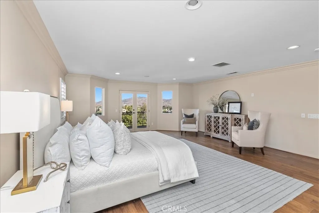 693 John Drive, Corona, California 92879 home-pic-21