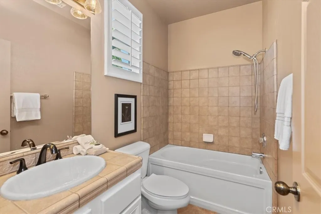 693 John Drive, Corona, California 92879 home-pic-29