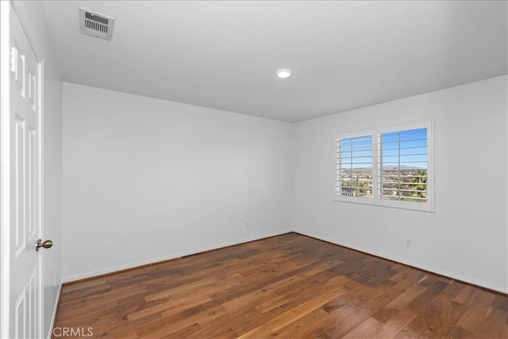 693 John Drive, Corona, California 92879 home-pic-38