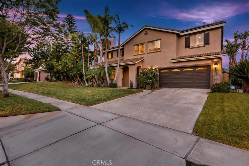 693 John Drive, Corona, California 92879 home-pic-2