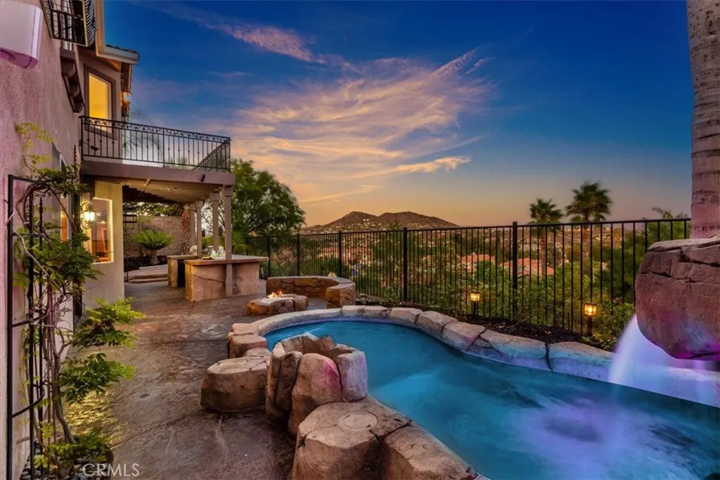 693 John Drive, Corona, California 92879 home-pic-0