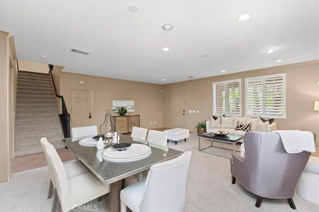 693 John Drive, Corona, California 92879 home-pic-8